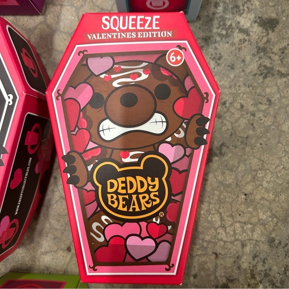 NEW SEALED SET 6 DEDDY BEARS 5" Coffin Plush Target Exclusive& Valentine Edition - Picture 6 of 14